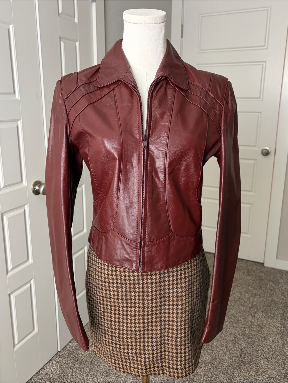 RARE 80s Wilsons Leather Burgundy Leather Jacket - Cropped Leather Jacket - Picture 3 of 5